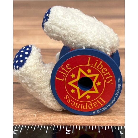 2003 HALLMARK ORNAMENT QXG2499 BEARING THE COLORS TEDDY BEAR THIMBLE SPOOL FLAG - Picture 13 of 13